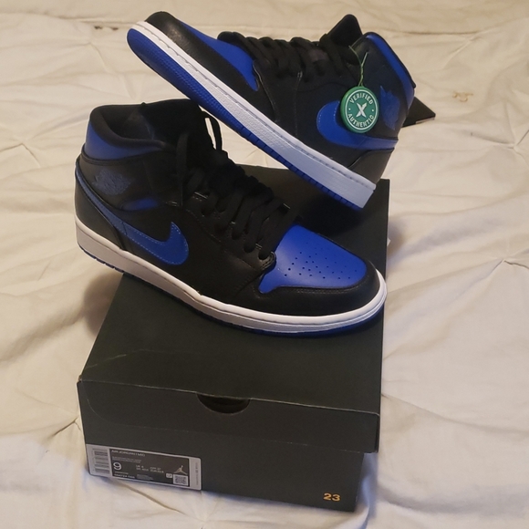 Jordan 1 Mid SOLD - Picture 4 of 4